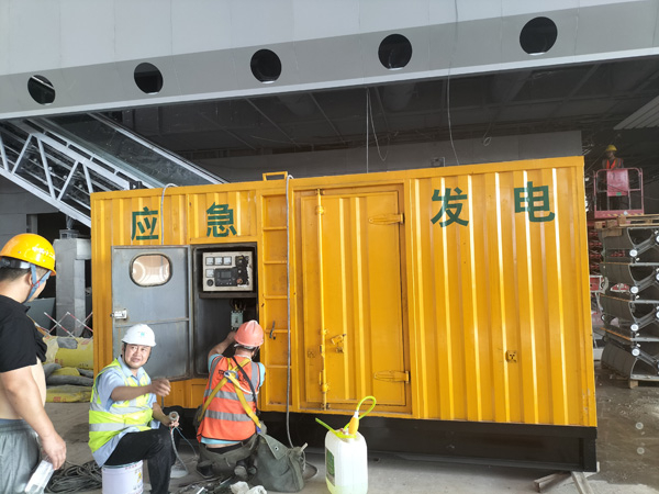 龙南怎样判断空气滤清器是否需要更换？